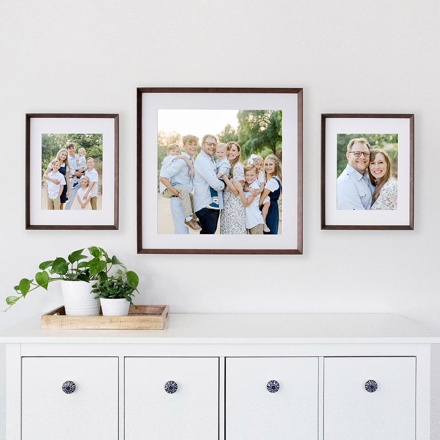 a DESIGN_AGLOW_MULTIPLE_FRAMES_MOCKUP_023 p